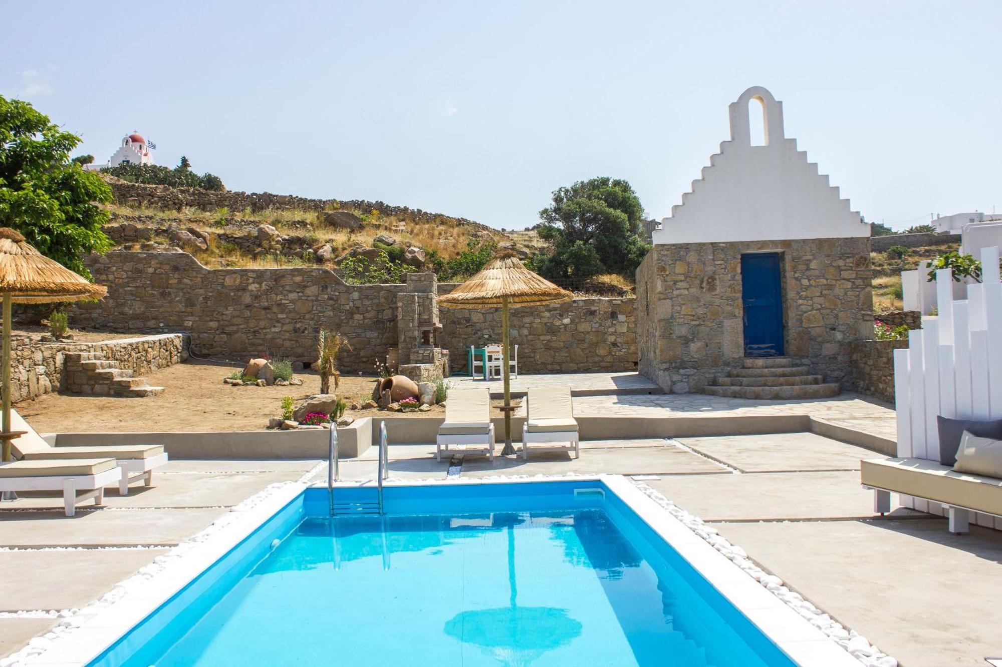 Amperian Mykonos & Hotel 2*