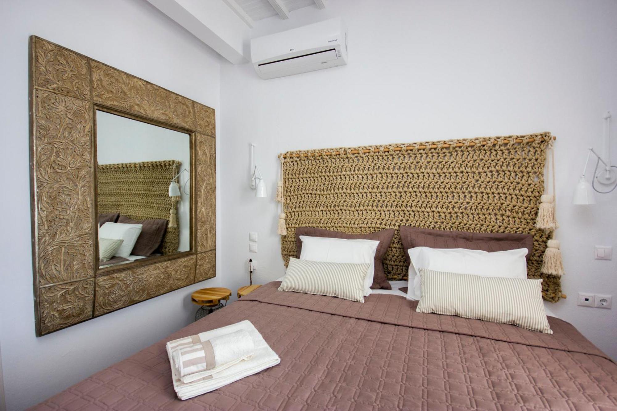 Amperian Mykonos & Hotel 2*