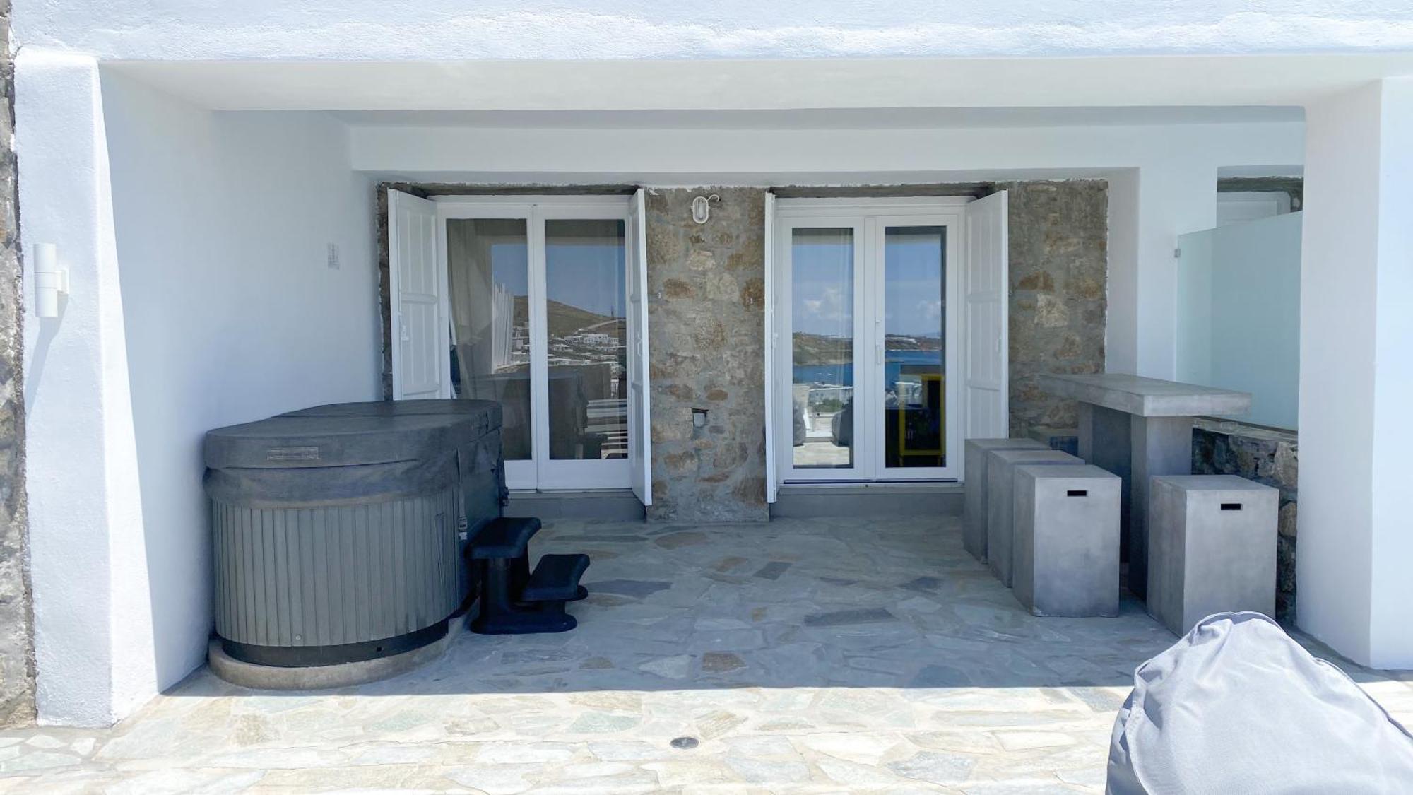 Amperian Mykonos & Hotel